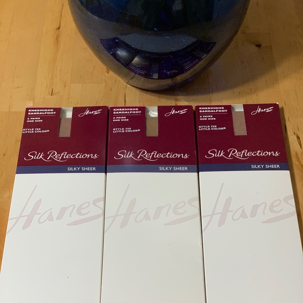 3 NEW KneeHigh Sandalfoot Hanes Silk Reflections